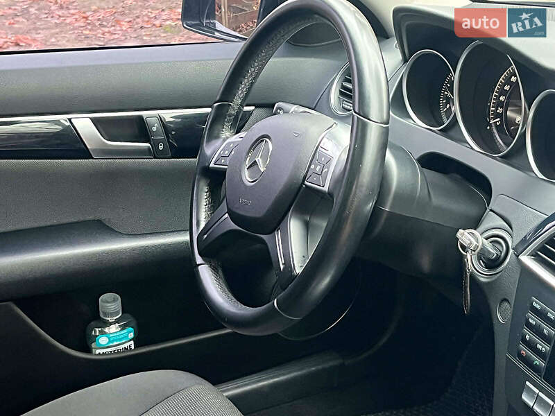 Универсал Mercedes-Benz C-Class 2013 в Киеве фото 21 Универсал Mercedes-Benz C-Class 2013 в Киеве