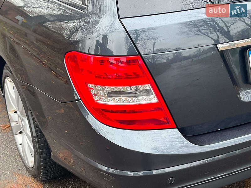 Универсал Mercedes-Benz C-Class 2013 в Киеве фото 10 Универсал Mercedes-Benz C-Class 2013 в Киеве