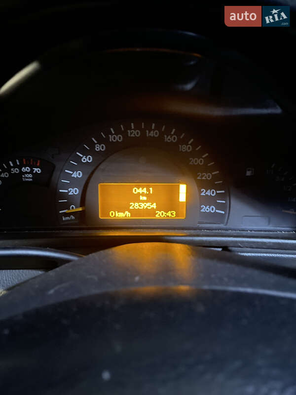 Седан Mercedes-Benz C-Class 2000 в Коцюбинском