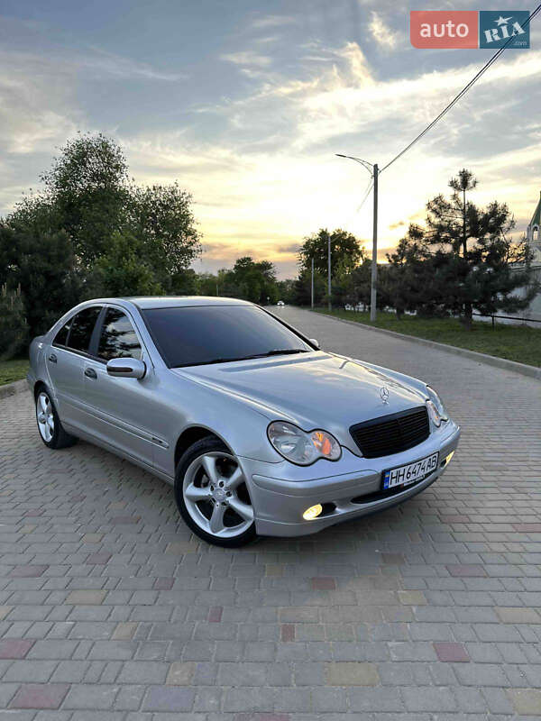 Седан Mercedes-Benz C-Class 2003 в Ізмаїлі