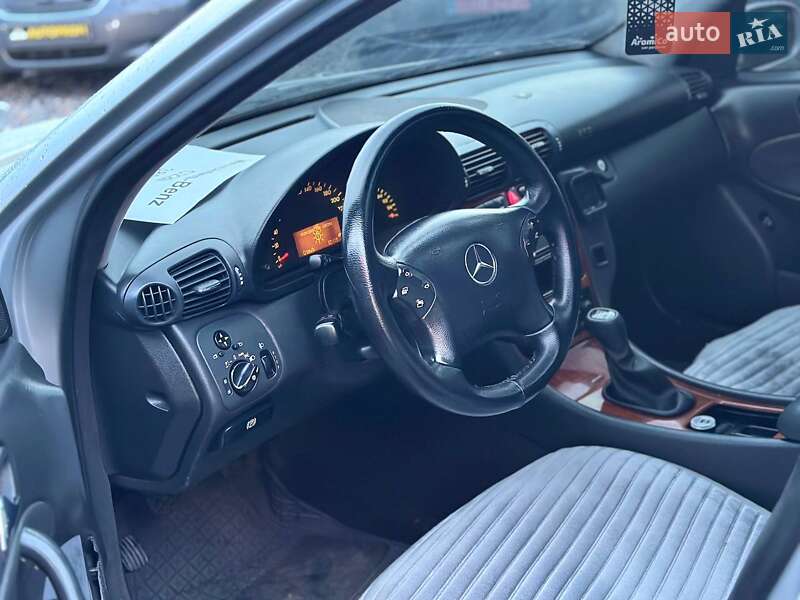 Седан Mercedes-Benz C-Class 2001 в Харкові