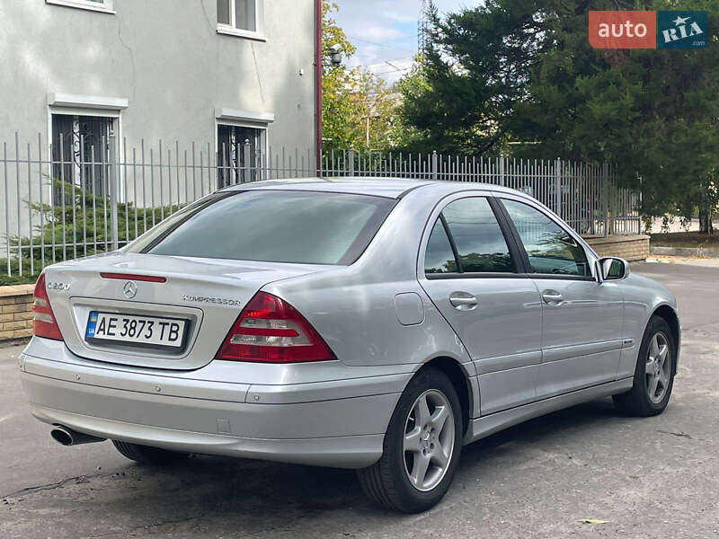 Седан Mercedes-Benz C-Class 2007 в Дніпрі