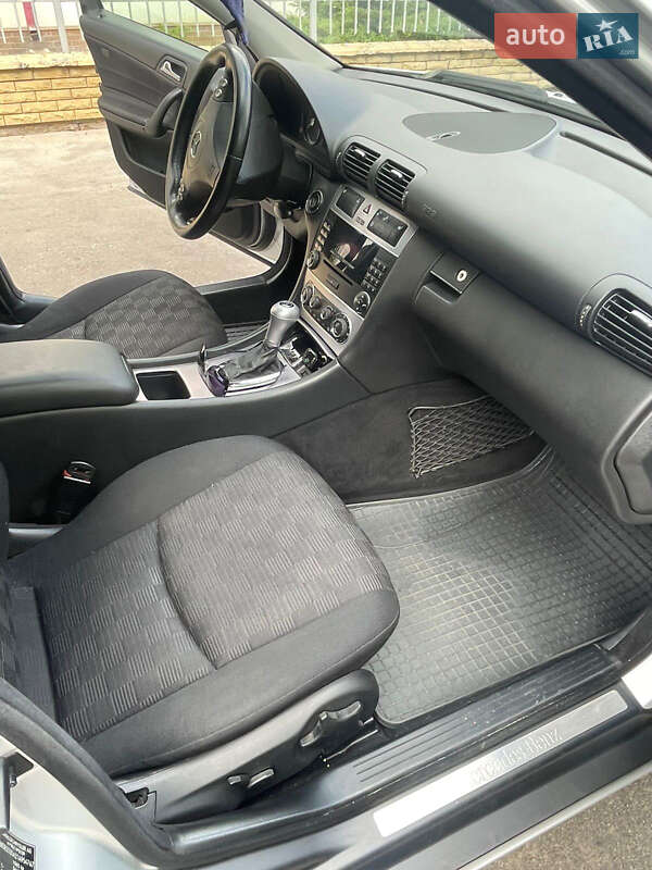 Седан Mercedes-Benz C-Class 2007 в Дніпрі