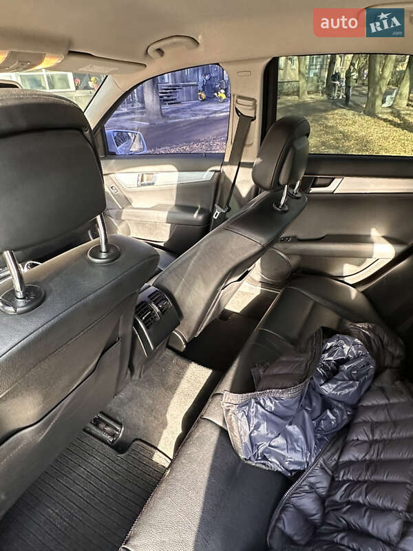 Седан Mercedes-Benz C-Class 2011 в Киеве