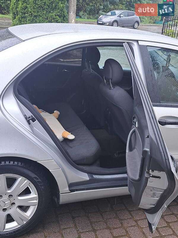 Седан Mercedes-Benz C-Class 2003 в Малинцах