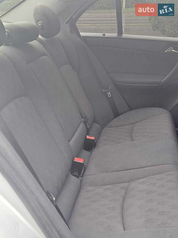 Седан Mercedes-Benz C-Class 2003 в Малинцах