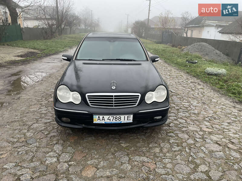 Седан Mercedes-Benz C-Class 2004 в Умані