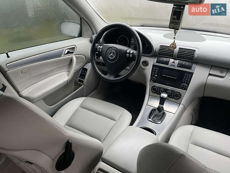 Седан Mercedes-Benz C-Class 2004 в Умані