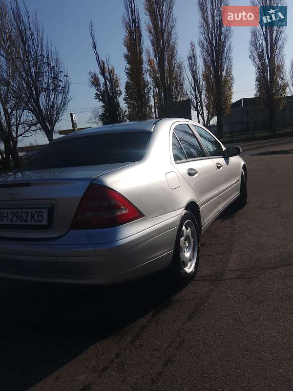 Седан Mercedes-Benz C-Class 2001 в Одессе