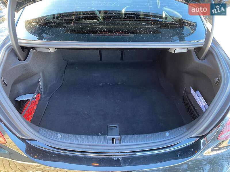 Седан Mercedes-Benz C-Class 2019 в Львове