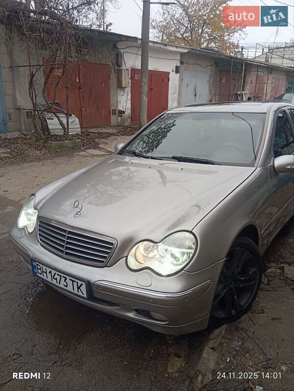 Седан Mercedes-Benz C-Class 2004 в Одесі