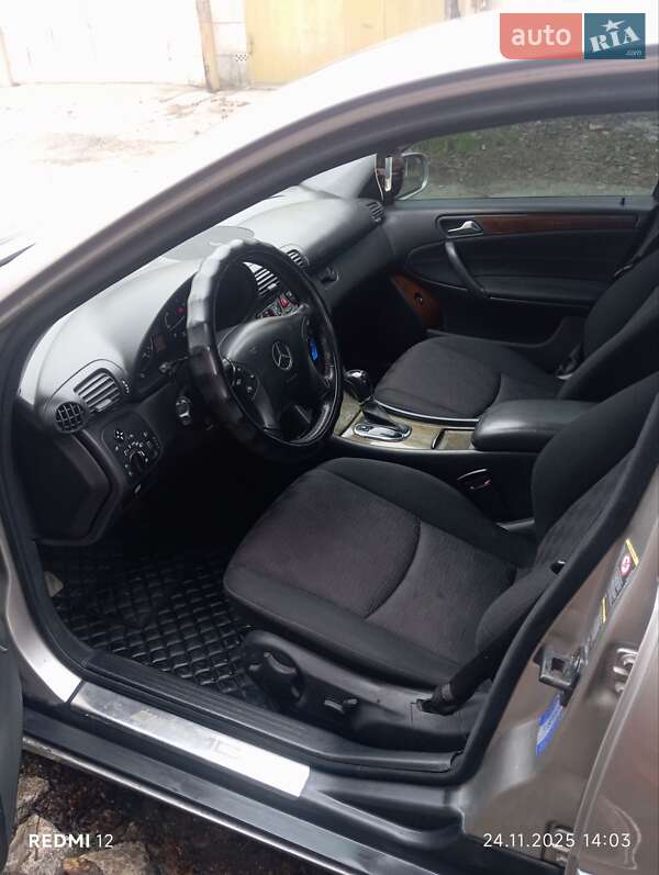 Седан Mercedes-Benz C-Class 2004 в Одесі