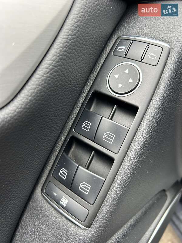 Універсал Mercedes-Benz C-Class 2012 в Сумах