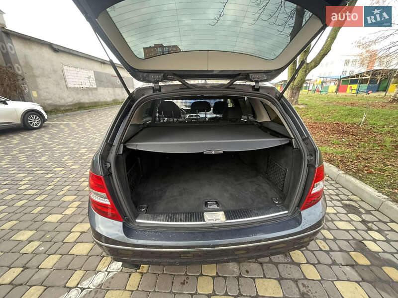 Універсал Mercedes-Benz C-Class 2012 в Вінниці