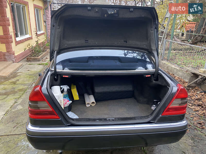 Седан Mercedes-Benz C-Class 1995 в Одессе