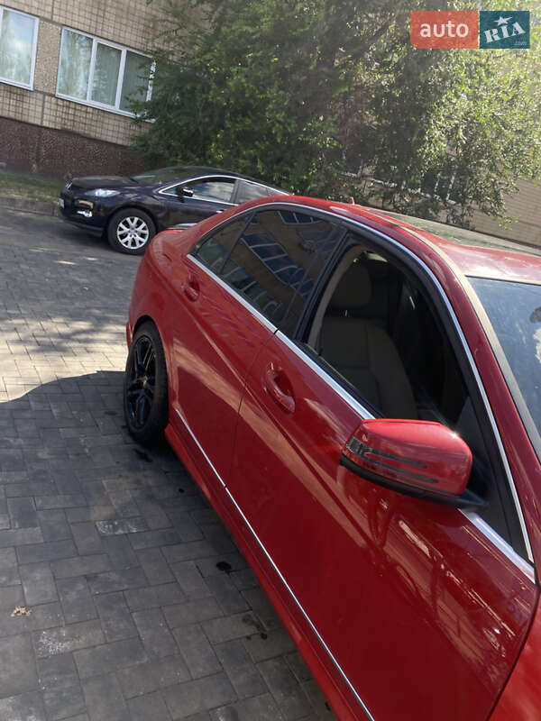 Седан Mercedes-Benz C-Class 2009 в Кривому Розі