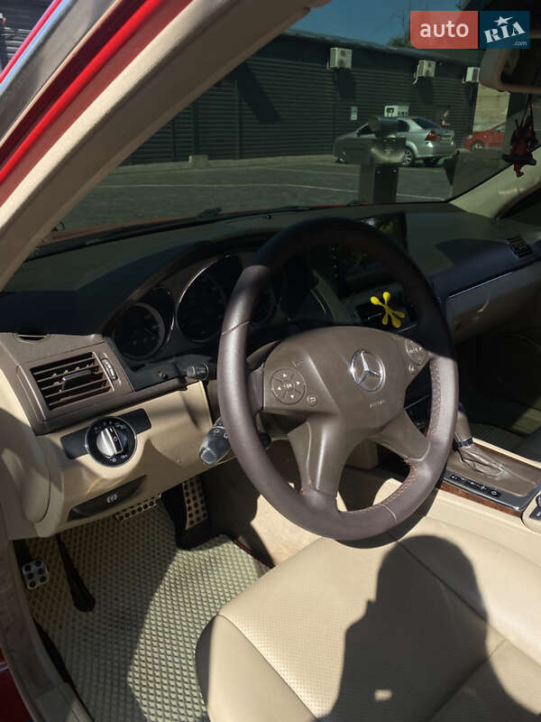Седан Mercedes-Benz C-Class 2009 в Кривому Розі