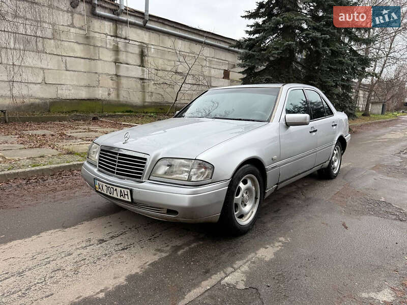 Седан Mercedes-Benz C-Class 1996 в Харькове
