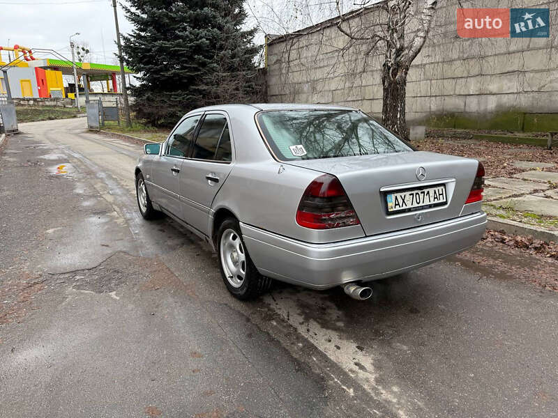 Седан Mercedes-Benz C-Class 1996 в Харькове