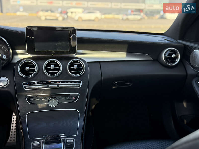 Седан Mercedes-Benz C-Class 2015 в Днепре