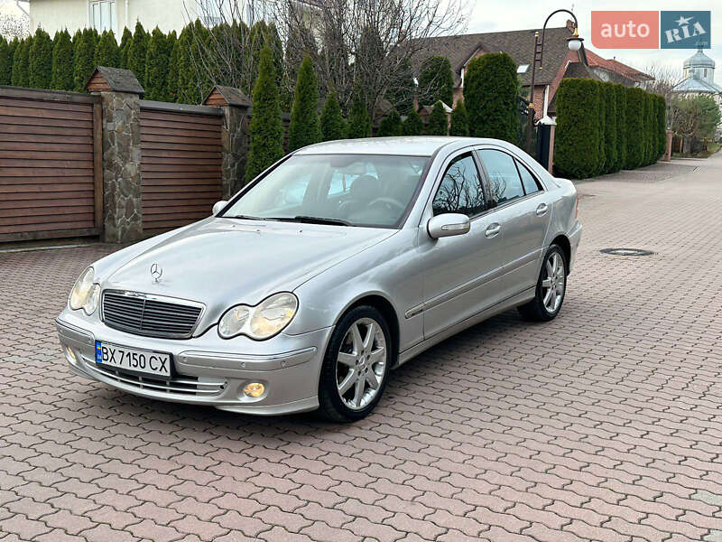 Mercedes-Benz C-Class 2004
