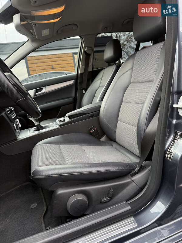 Універсал Mercedes-Benz C-Class 2012 в Вінниці