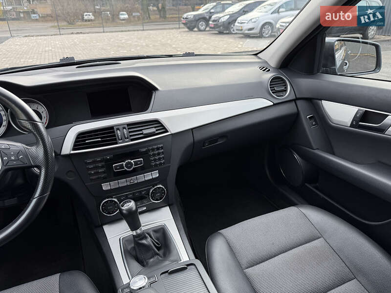 Універсал Mercedes-Benz C-Class 2012 в Вінниці