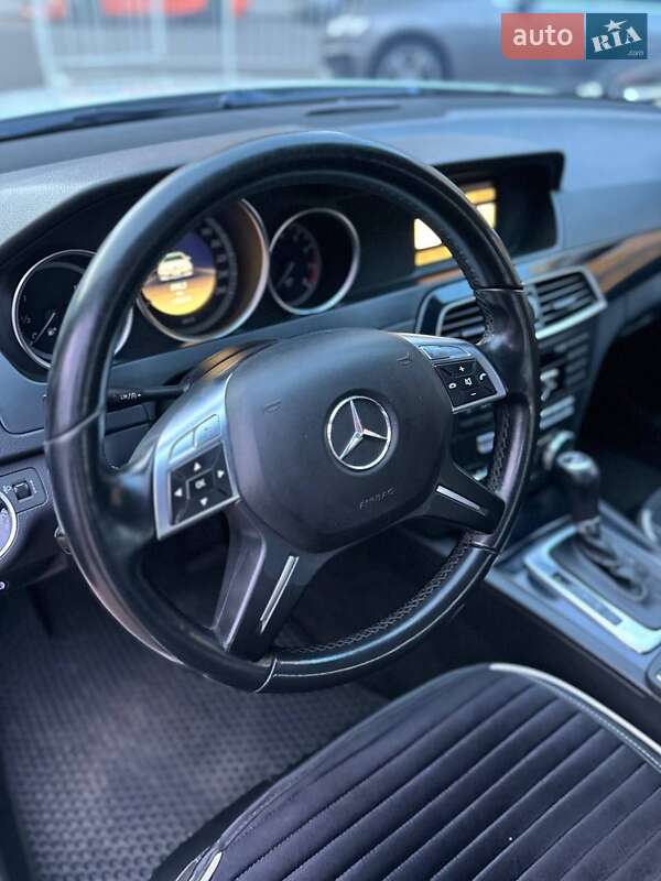 Седан Mercedes-Benz C-Class 2011 в Одесі