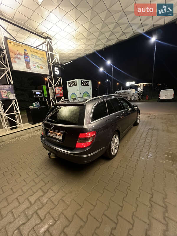Универсал Mercedes-Benz C-Class 2010 в Тернополе