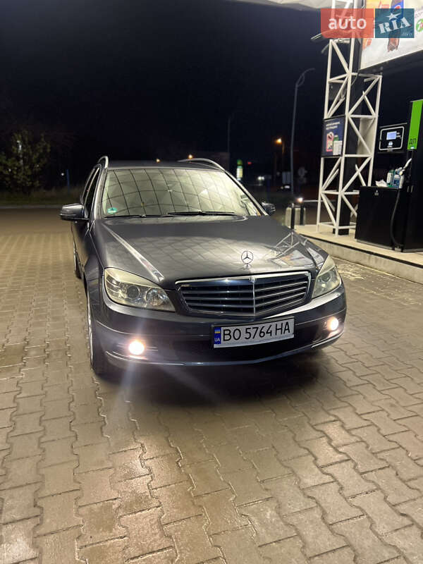 Универсал Mercedes-Benz C-Class 2010 в Тернополе