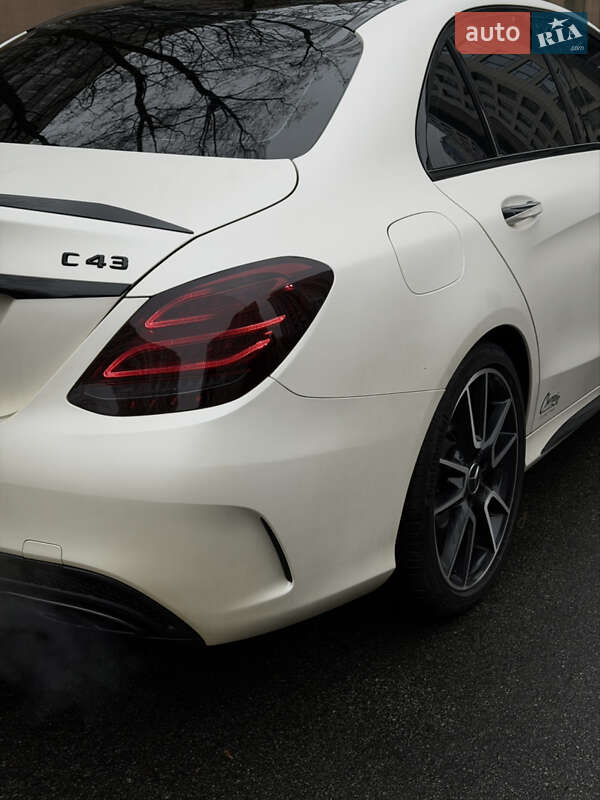 Седан Mercedes-Benz C-Class 2018 в Киеве