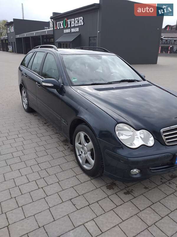 Универсал Mercedes-Benz C-Class 2004 в Дрогобыче
