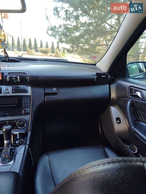 Универсал Mercedes-Benz C-Class 2004 в Дрогобыче