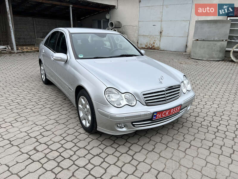 Седан Mercedes-Benz C-Class 2005 в Надвірній