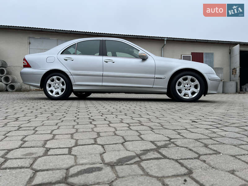 Седан Mercedes-Benz C-Class 2005 в Надвірній