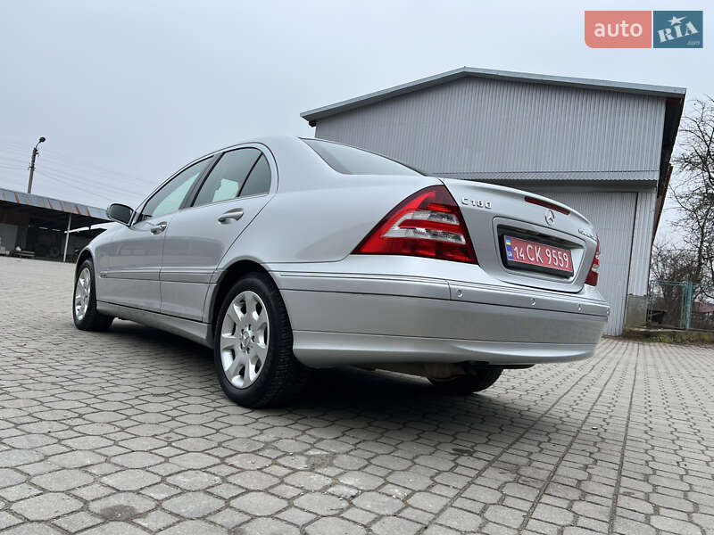 Седан Mercedes-Benz C-Class 2005 в Надвірній