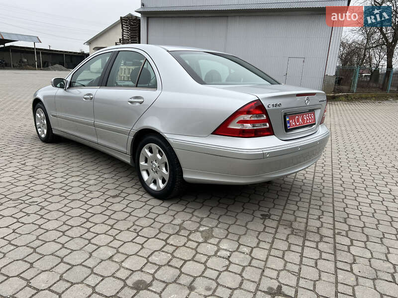 Седан Mercedes-Benz C-Class 2005 в Надвірній