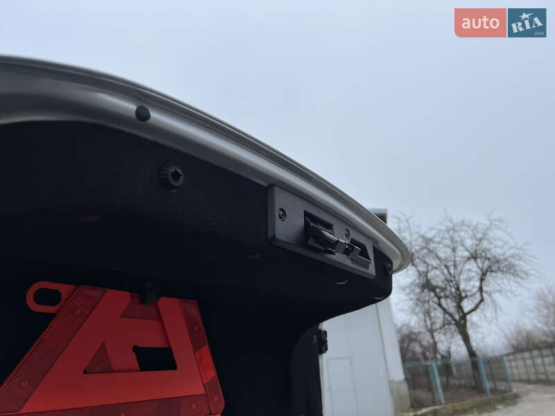 Седан Mercedes-Benz C-Class 2005 в Надвірній