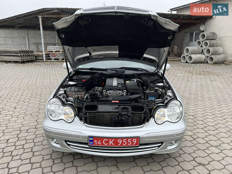 Седан Mercedes-Benz C-Class 2005 в Надвірній