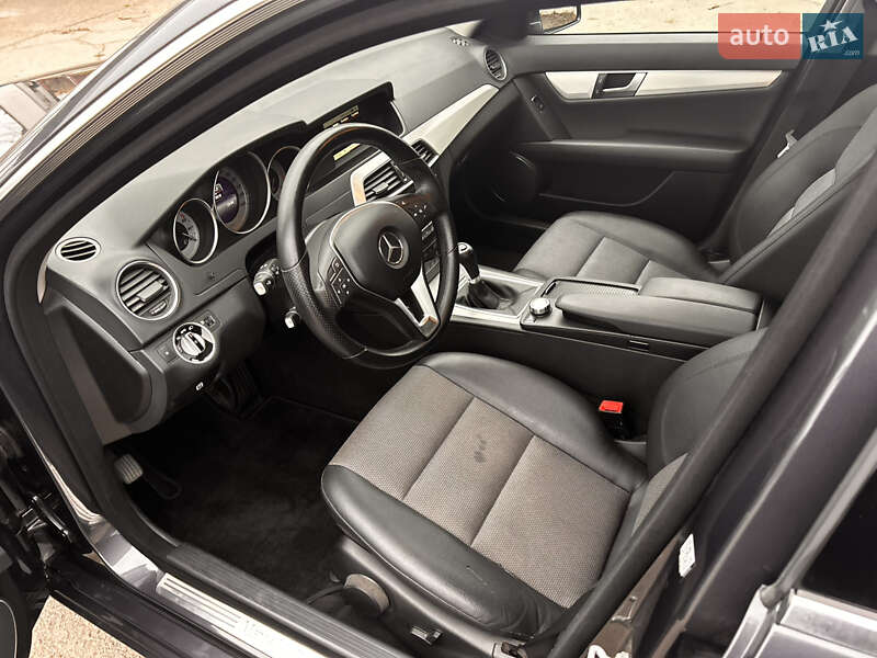 Универсал Mercedes-Benz C-Class 2013 в Одессе