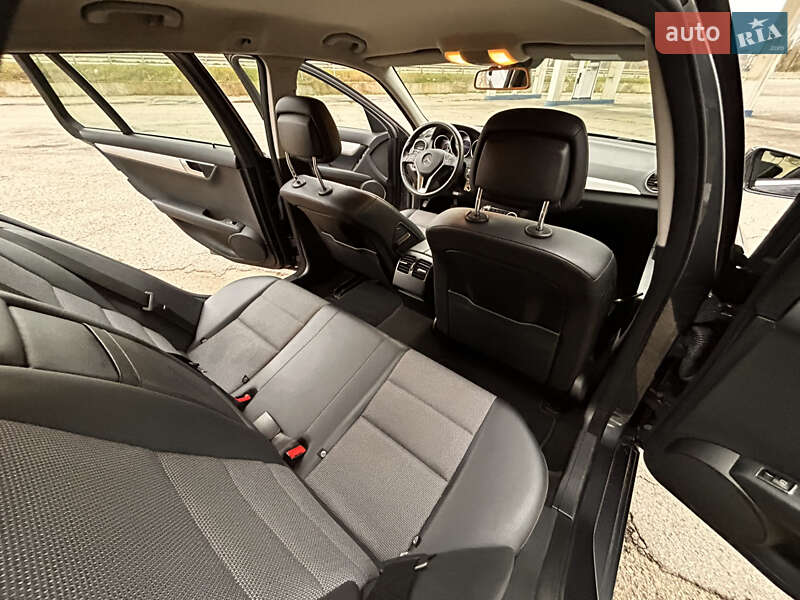 Универсал Mercedes-Benz C-Class 2013 в Одессе