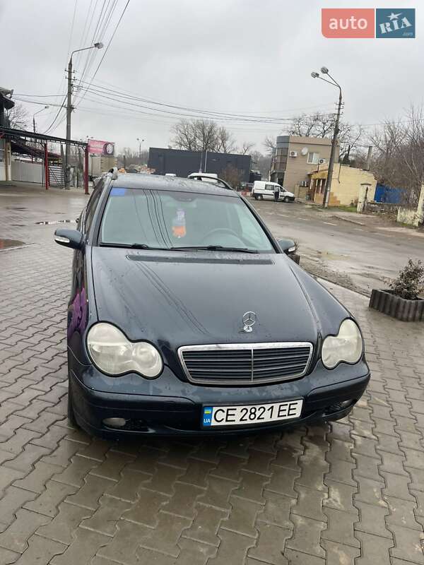 Універсал Mercedes-Benz C-Class 2003 в Чернівцях