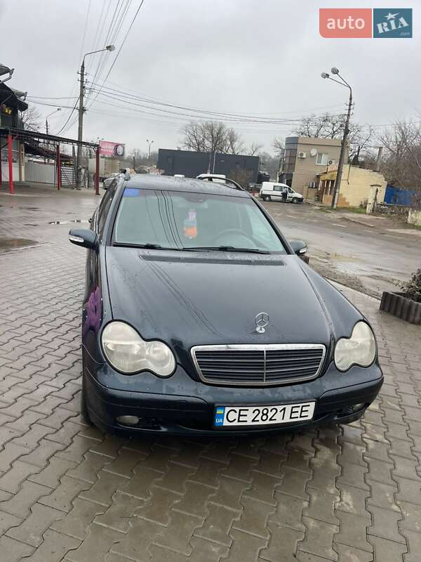 Універсал Mercedes-Benz C-Class 2003 в Чернівцях