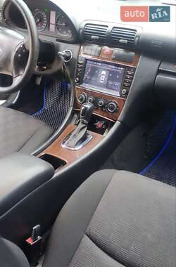 Седан Mercedes-Benz C-Class 2004 в Харькове