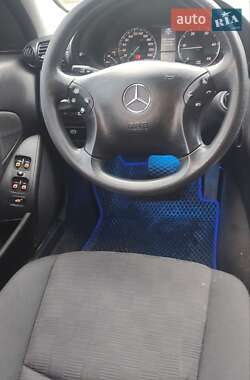 Седан Mercedes-Benz C-Class 2004 в Харькове