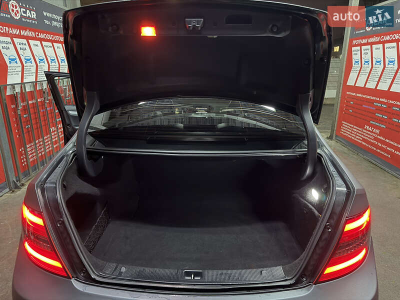 Седан Mercedes-Benz C-Class 2011 в Киеве
