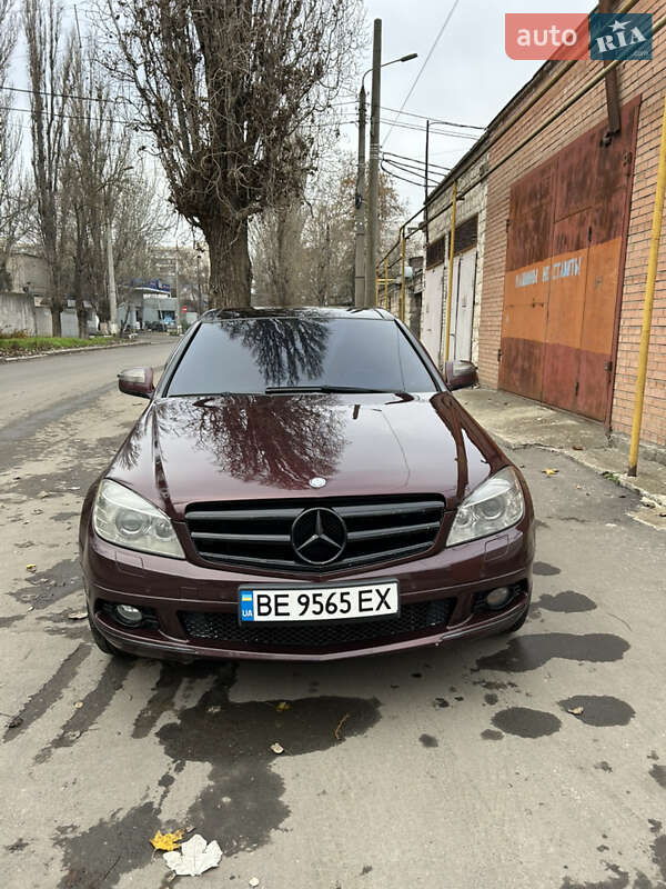 Седан Mercedes-Benz C-Class 2007 в Николаеве