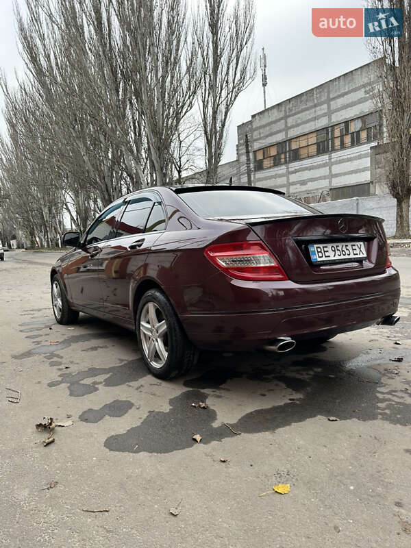 Седан Mercedes-Benz C-Class 2007 в Николаеве