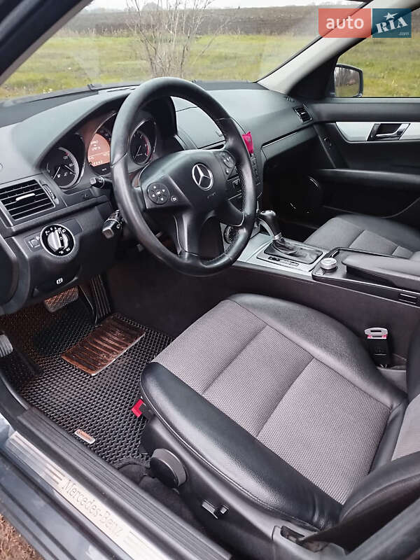 Универсал Mercedes-Benz C-Class 2009 в Днепре