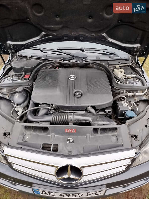 Универсал Mercedes-Benz C-Class 2009 в Днепре